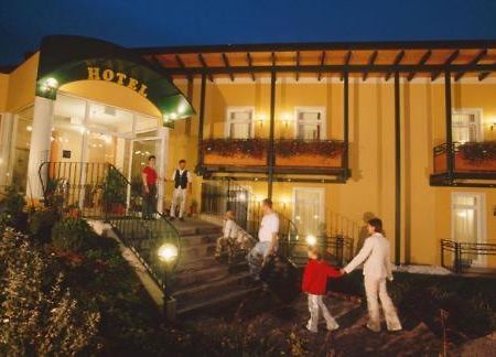Gasthof Hotel Zum Weinberg Kohfidisch Екстериор снимка